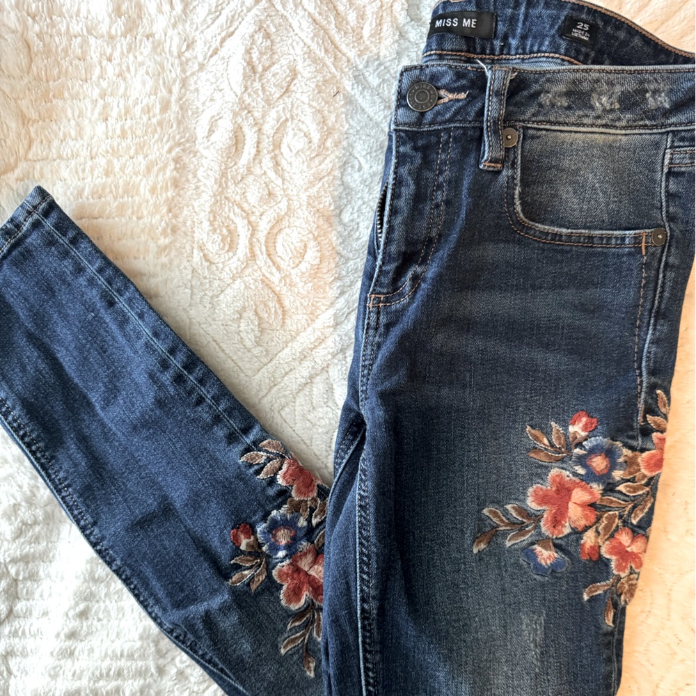 Miss me floral embroidered jeans 25